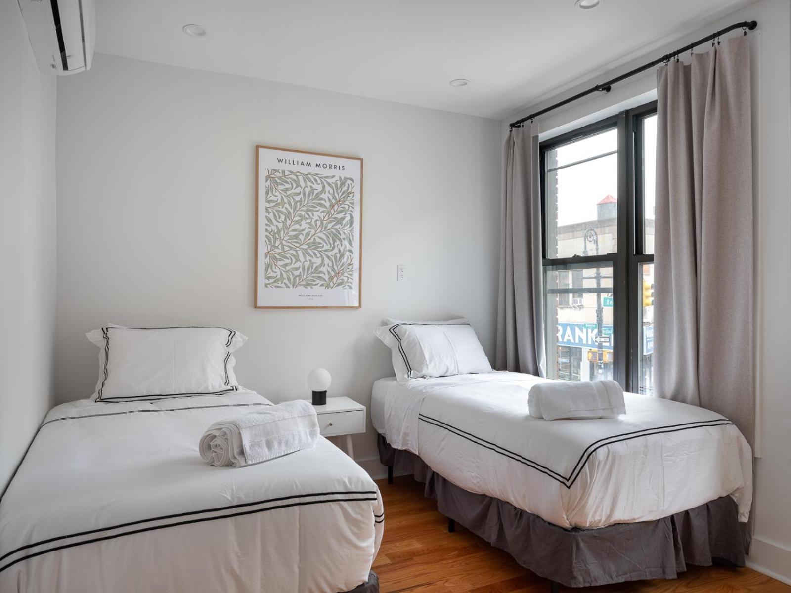 Three Bedroom Brooklynite Suite! New York Eksteriør bilde